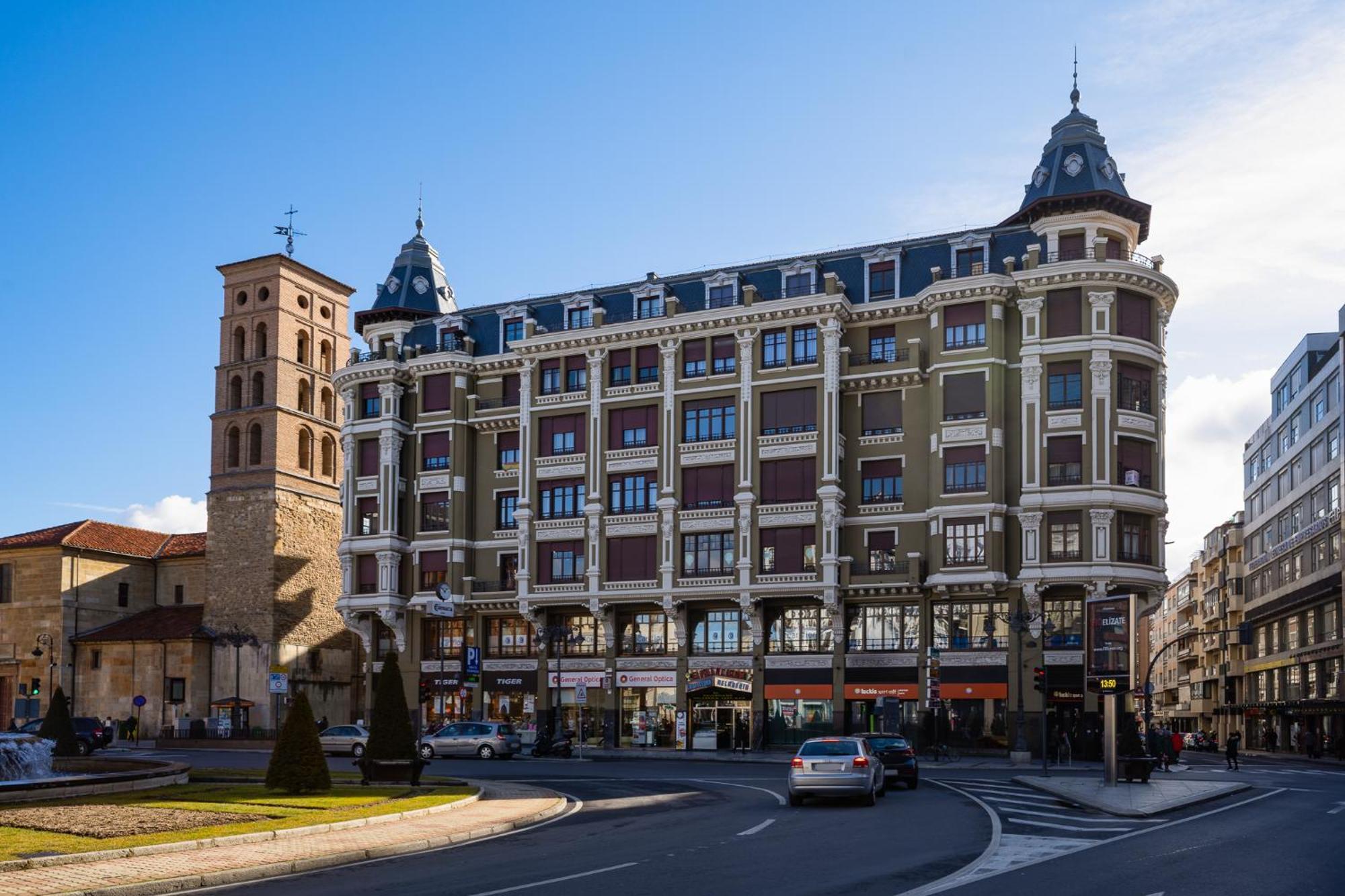 Housingleon Gaudi Suites Exterior photo